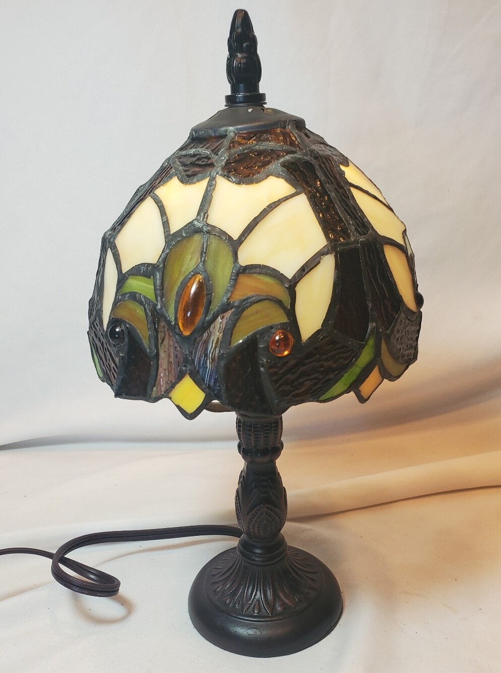 Tiffany Style Stained Glass Table Lamp Desk Shelf Retro Thumb Control, 12" Tall